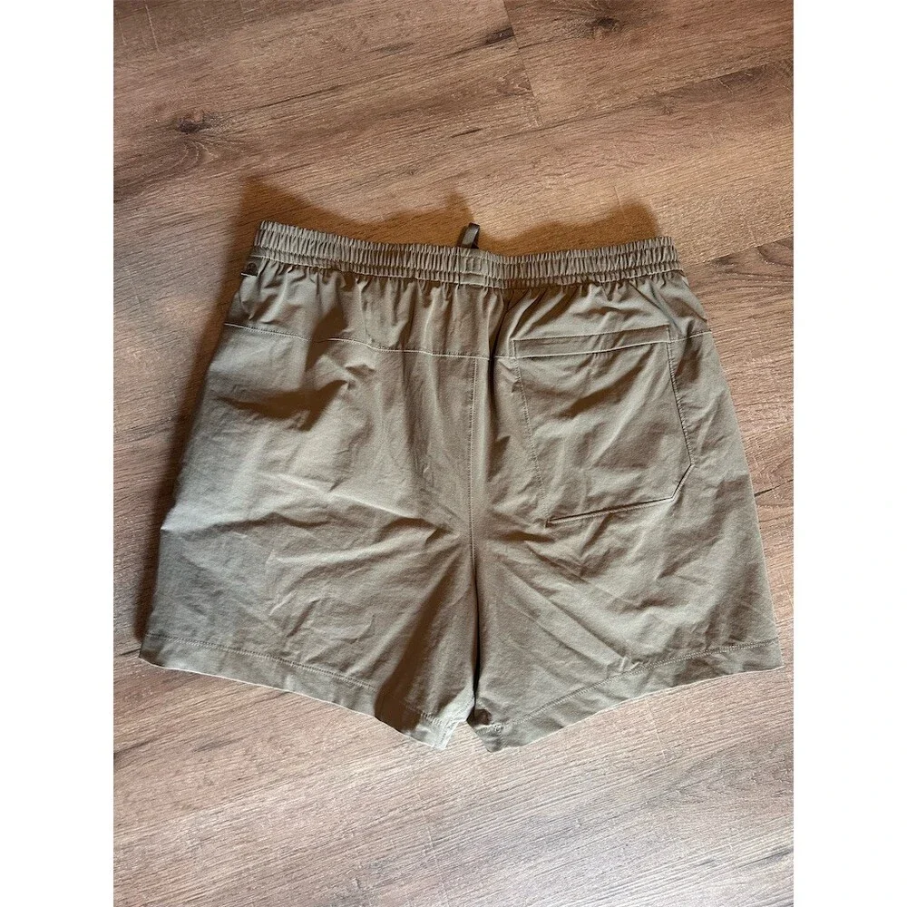 Lululemon Bowline Shorts Men's Size L Nomad Tan Elastic Waist Drawstring